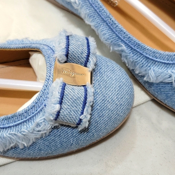 Salvatore Ferragamo Girls Ballet Shoe - Picture 5 of 6